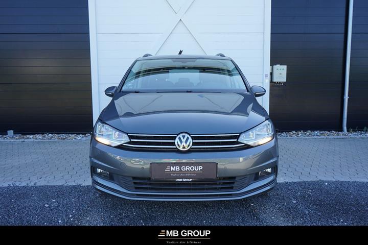 Grå VW Touran fra 2020