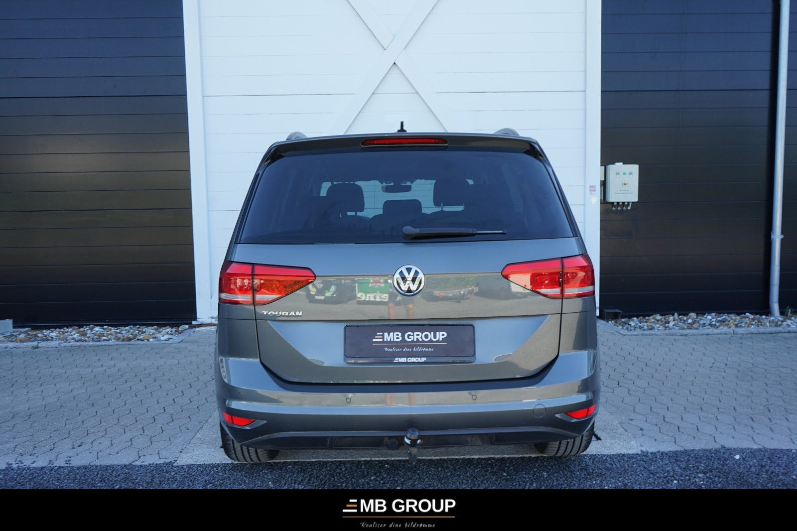 Grå VW Touran fra 2020