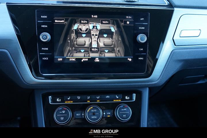 Grå VW Touran fra 2020