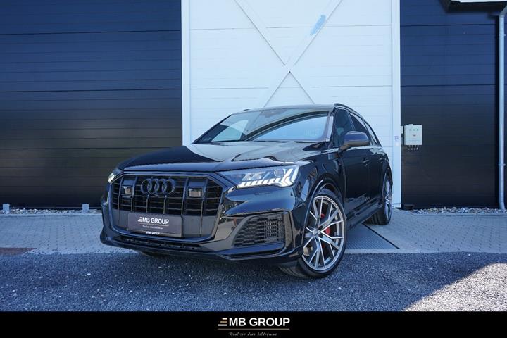 Sort Audi Q7 fra 2021 set udefra