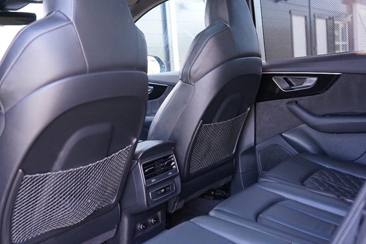 Sort Audi Q7 fra 2021