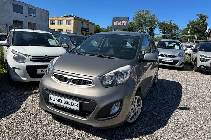 Beige Kia Picanto fra 2012