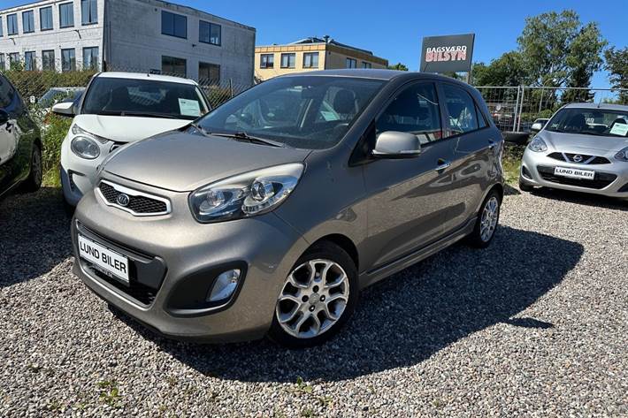 Beige Kia Picanto fra 2012