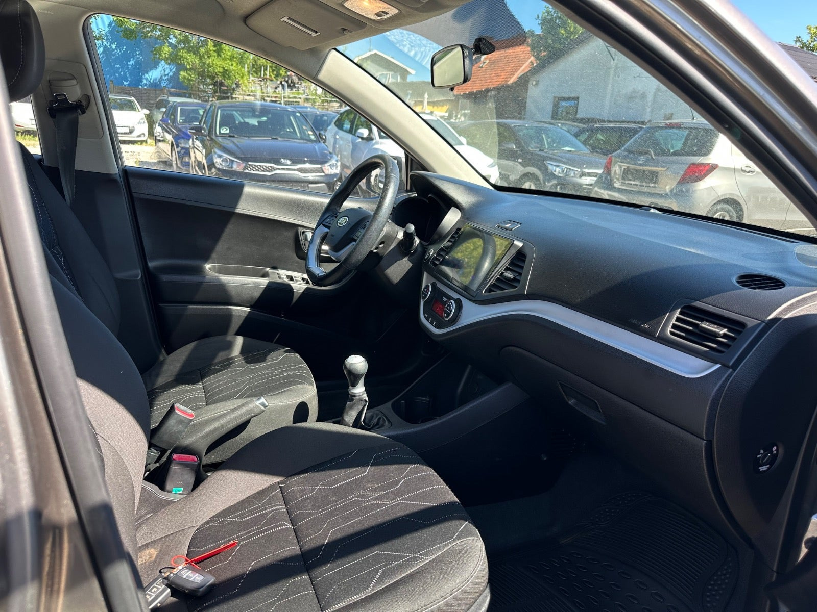 Beige Kia Picanto fra 2012