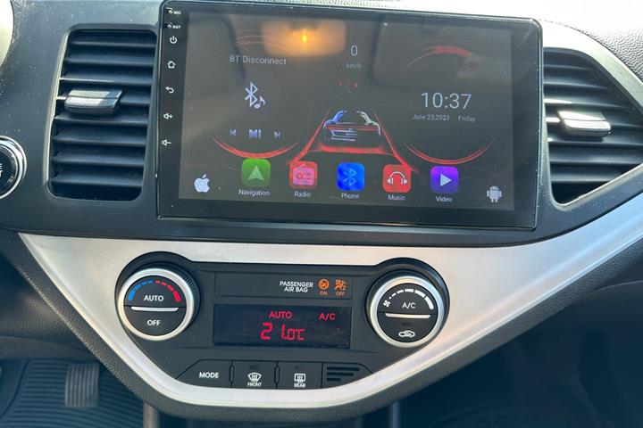 Beige Kia Picanto fra 2012