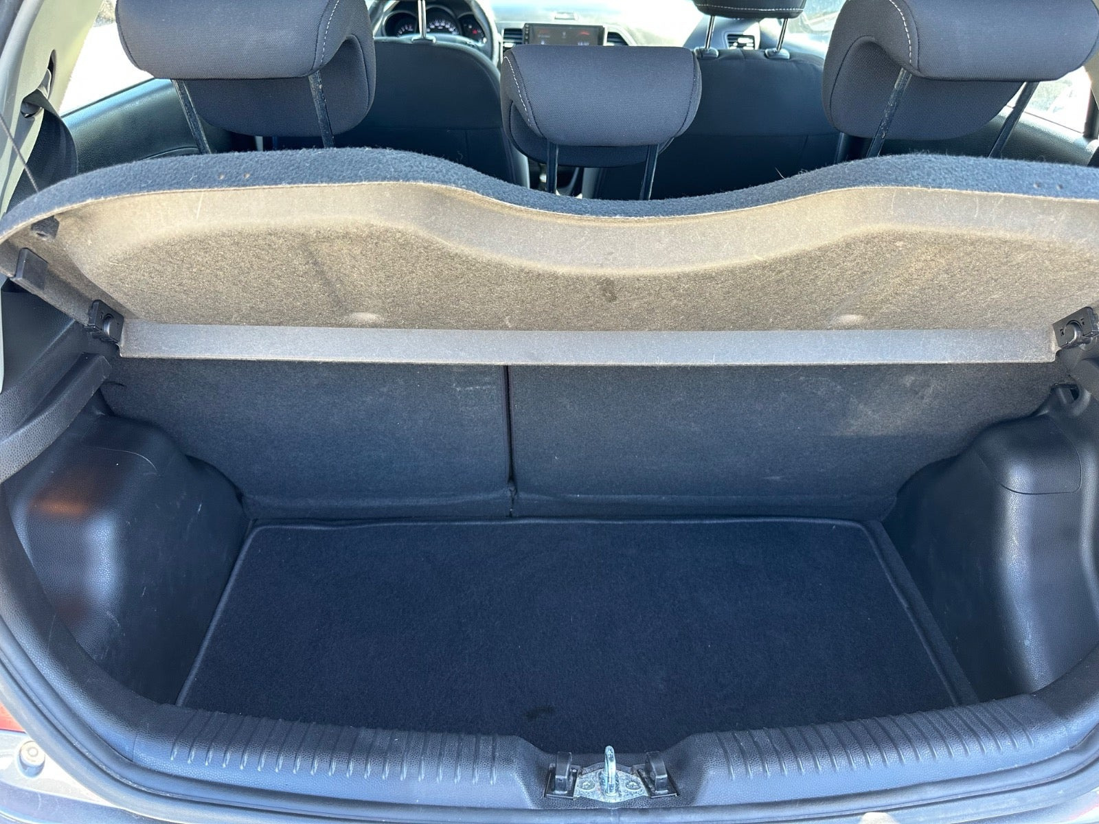 Beige Kia Picanto fra 2012