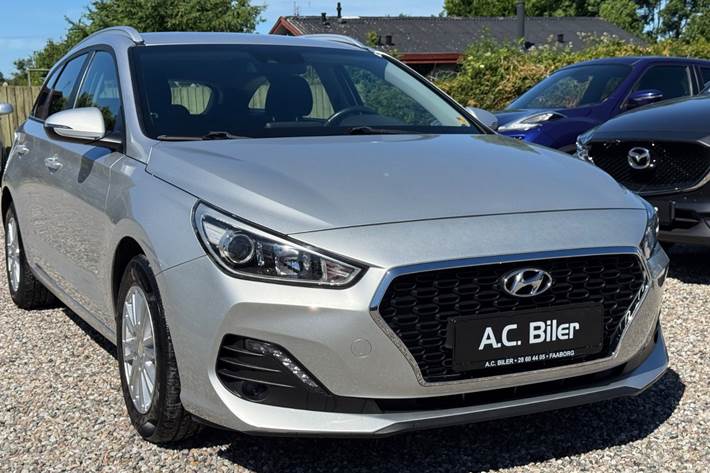 Sølv Hyundai i30 fra 2020