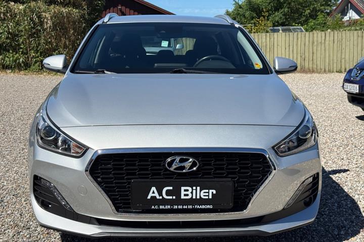 Sølv Hyundai i30 fra 2020