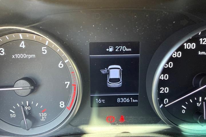 Sølv Hyundai i30 fra 2020