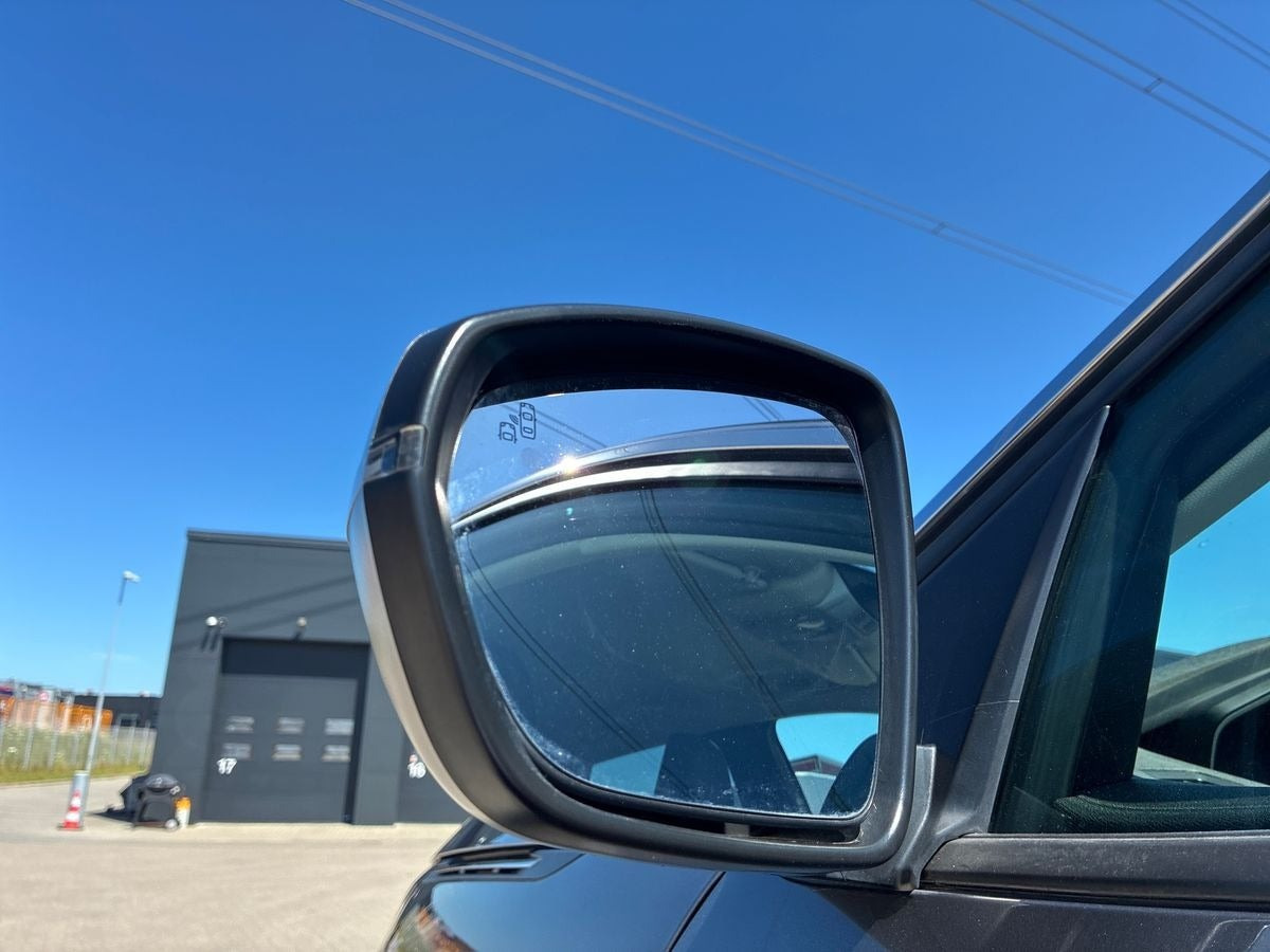Grå Peugeot 3008 fra 2021