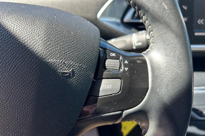 Hvid Peugeot 308 fra 2019
