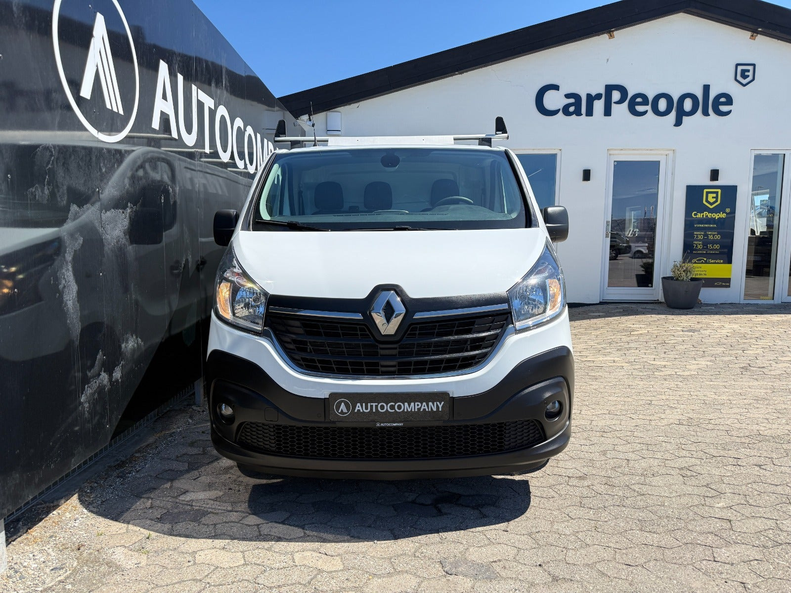 Hvid Renault Trafic T29 fra 2021