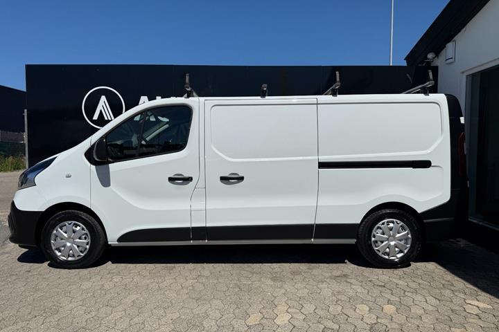 Hvid Renault Trafic T29 fra 2021