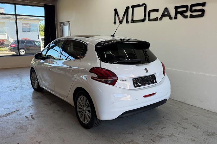 Hvid Peugeot 208 fra 2019