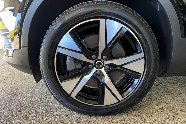 Sort Volvo XC40 fra 2022
