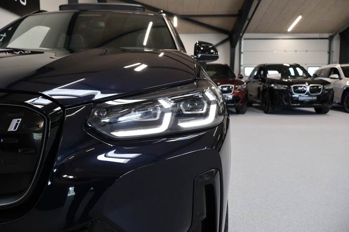 Sort BMW iX3 fra 2022
