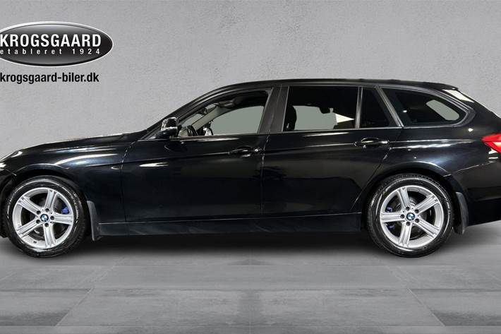 Sort BMW 320d fra 2015