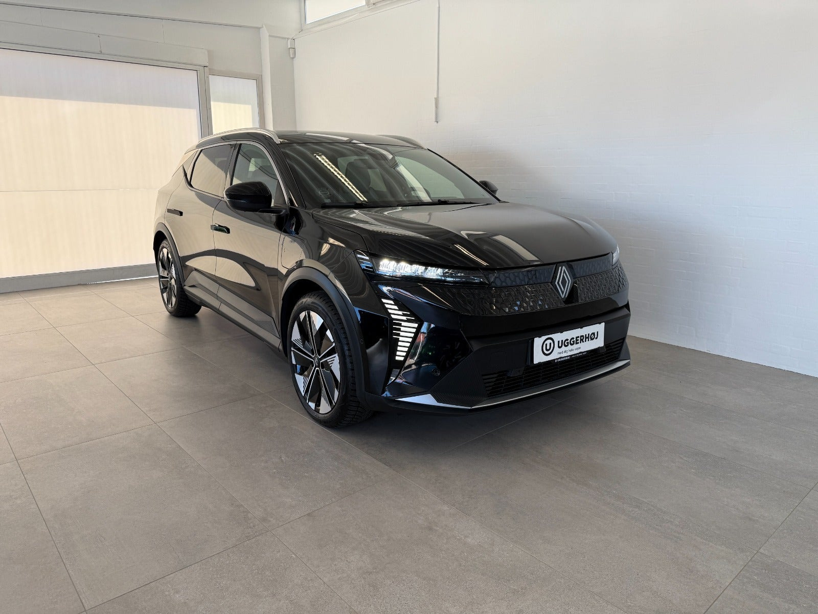 Sort Renault Scenic E-Tech fra 2025