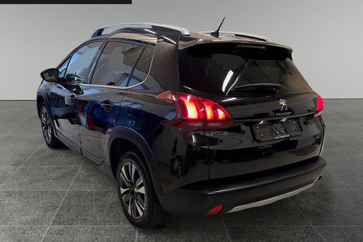 Sort Peugeot 2008 fra 2018