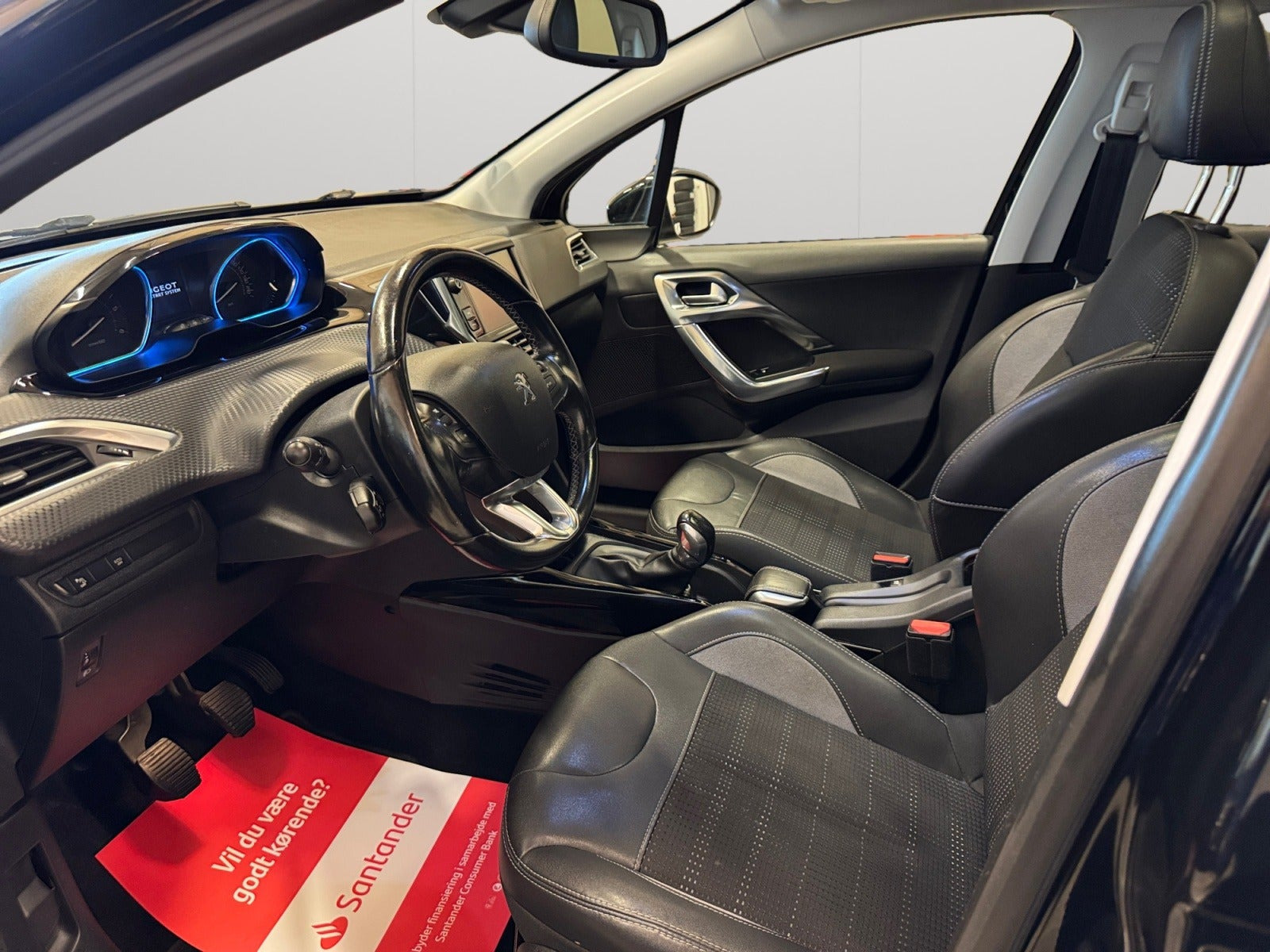 Sort Peugeot 2008 fra 2018