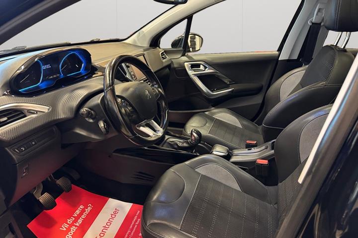 Sort Peugeot 2008 fra 2018