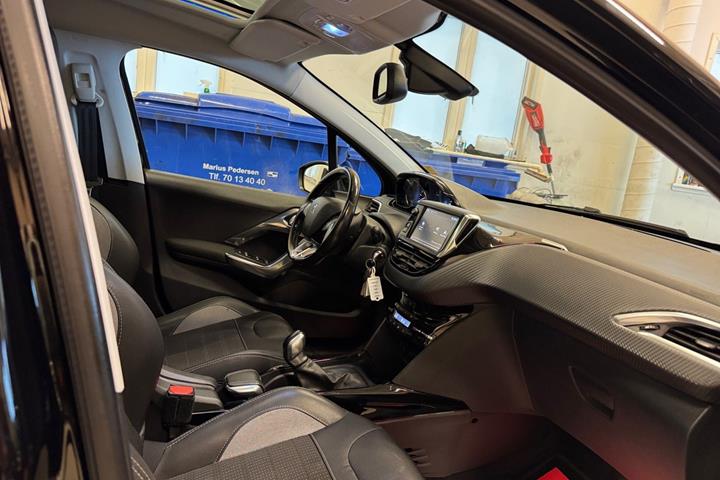 Sort Peugeot 2008 fra 2018