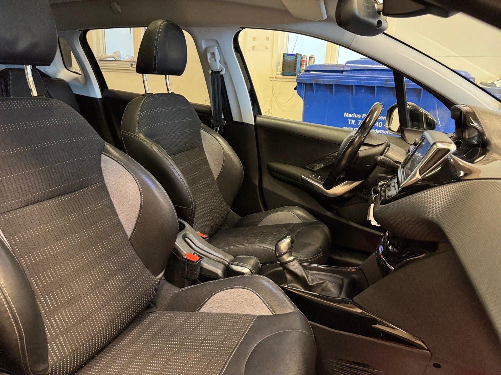 Sort Peugeot 2008 fra 2018