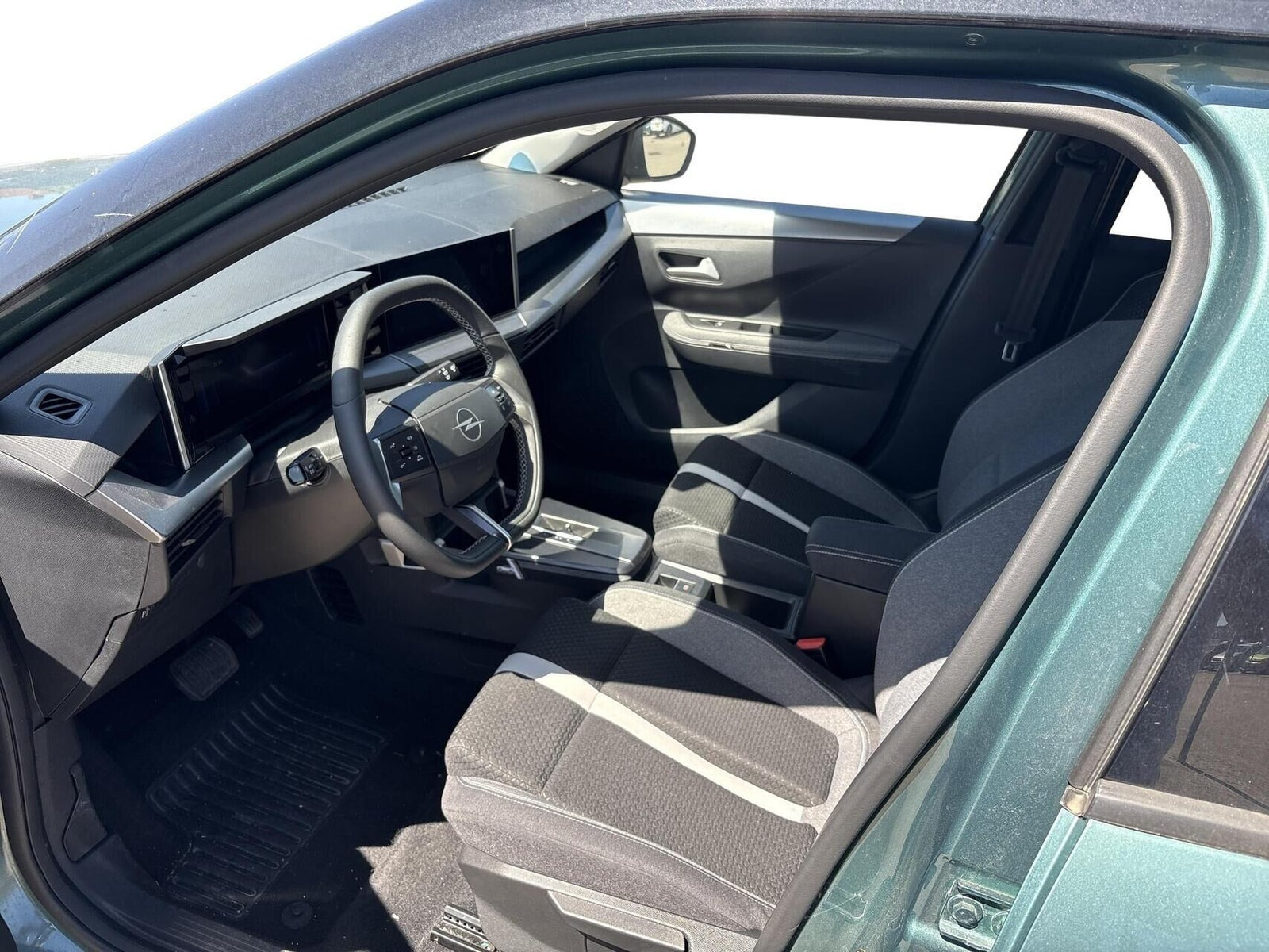 Grøn Opel Frontera fra 2025
