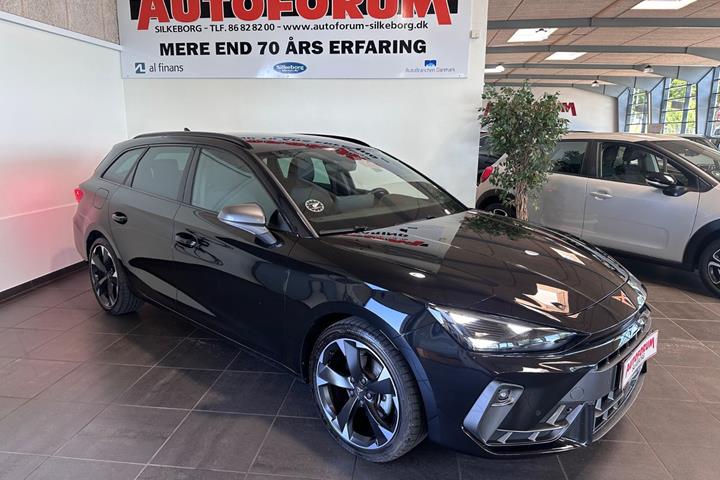Sort Cupra Leon fra 2025 set udefra
