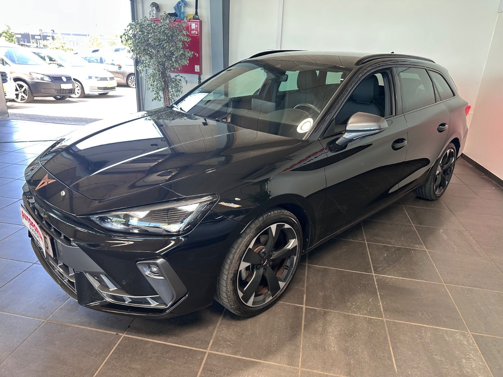 Sort Cupra Leon fra 2025