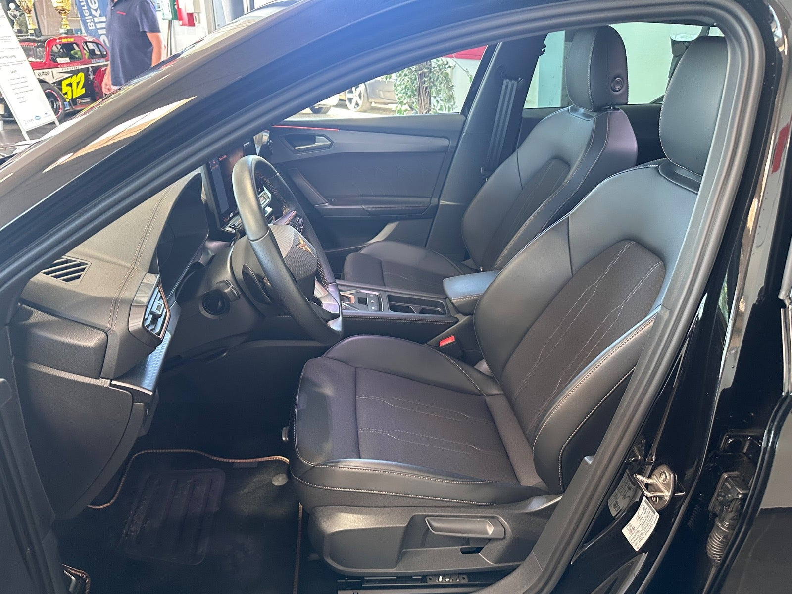 Sort Cupra Leon fra 2025