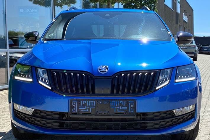 Blå Skoda Octavia fra 2020