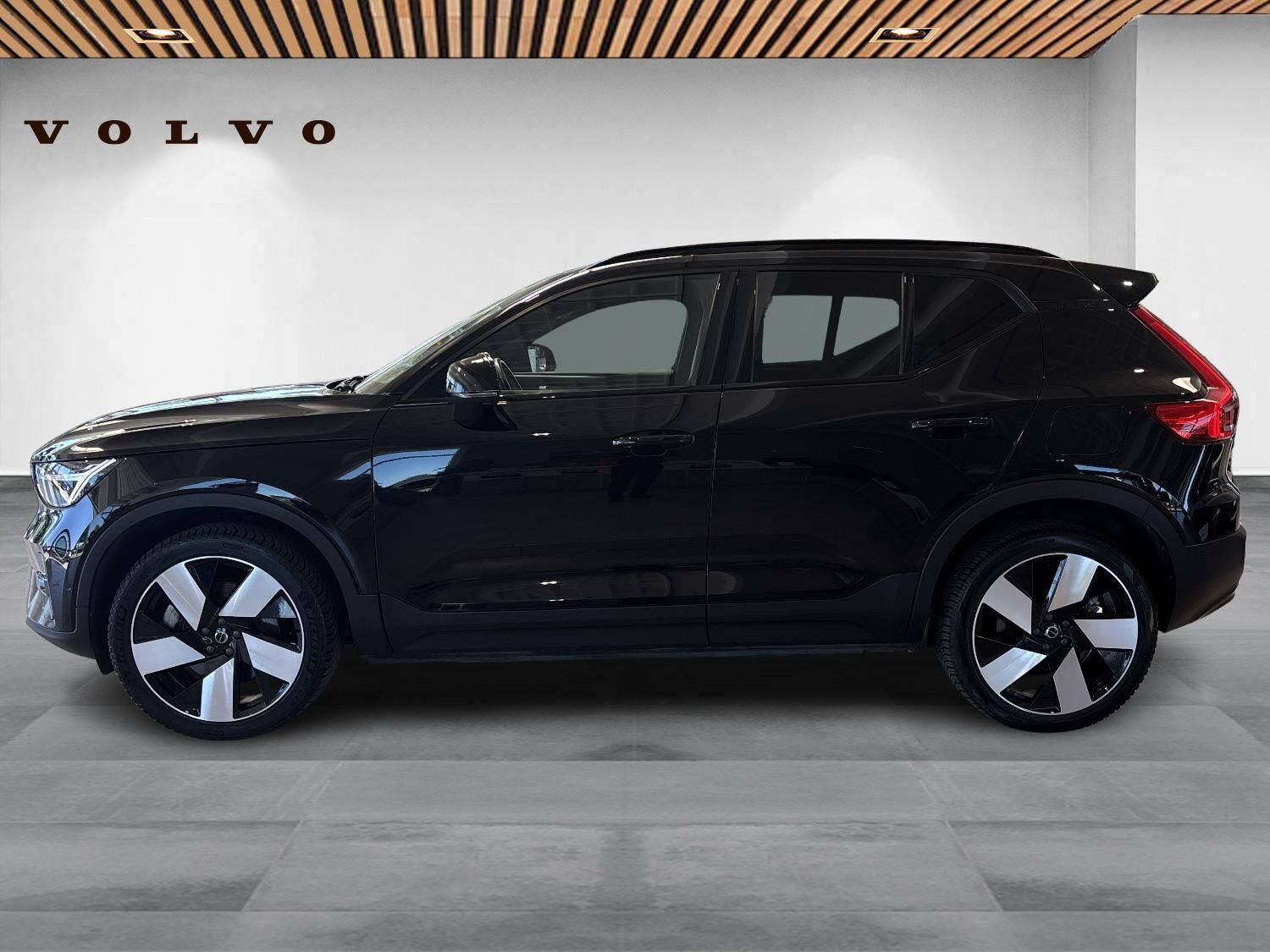 Sort Volvo XC40 fra 2023