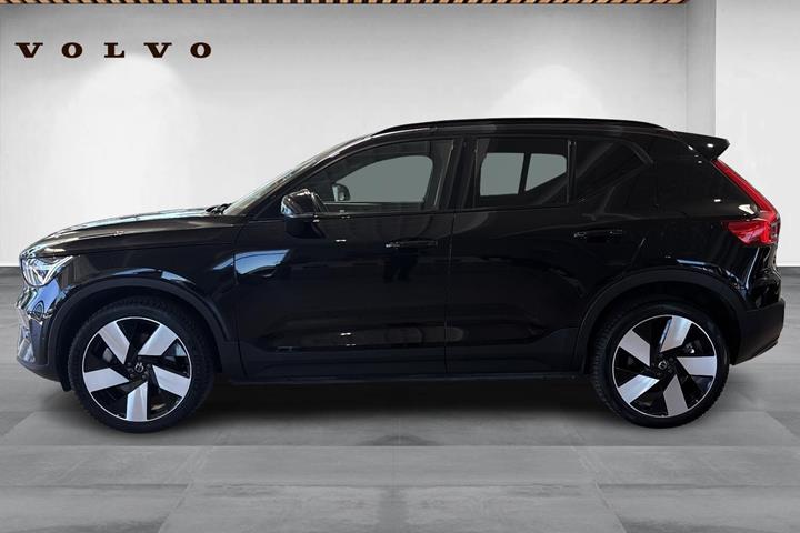 Sort Volvo XC40 fra 2023