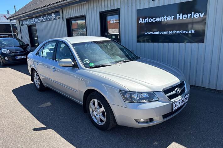 Sølv Hyundai Sonata fra 2006