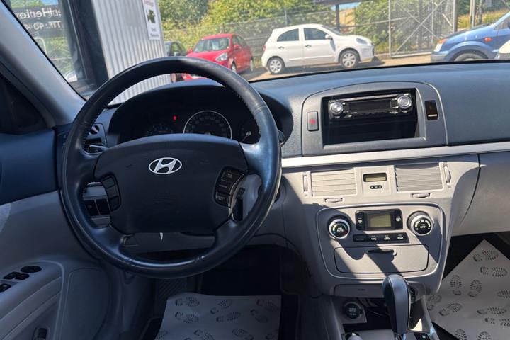 Sølv Hyundai Sonata fra 2006