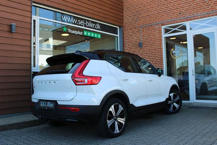 Hvid Volvo XC40 fra 2023