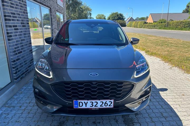 Grå Ford Kuga fra 2023