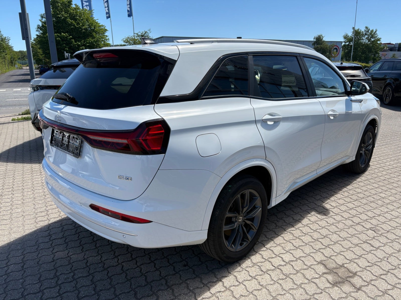 Hvid Navor E5 fra 2025 set udefra