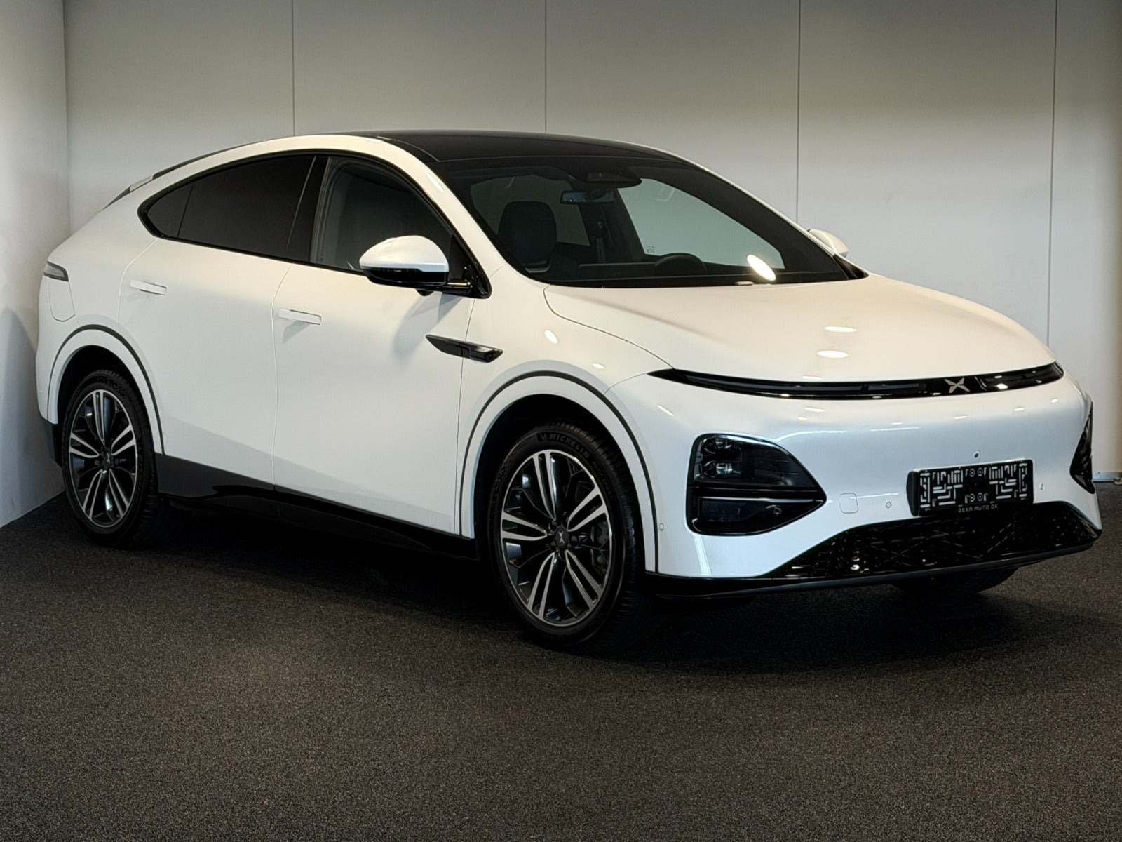 Hvid Xpeng G6 fra 2025