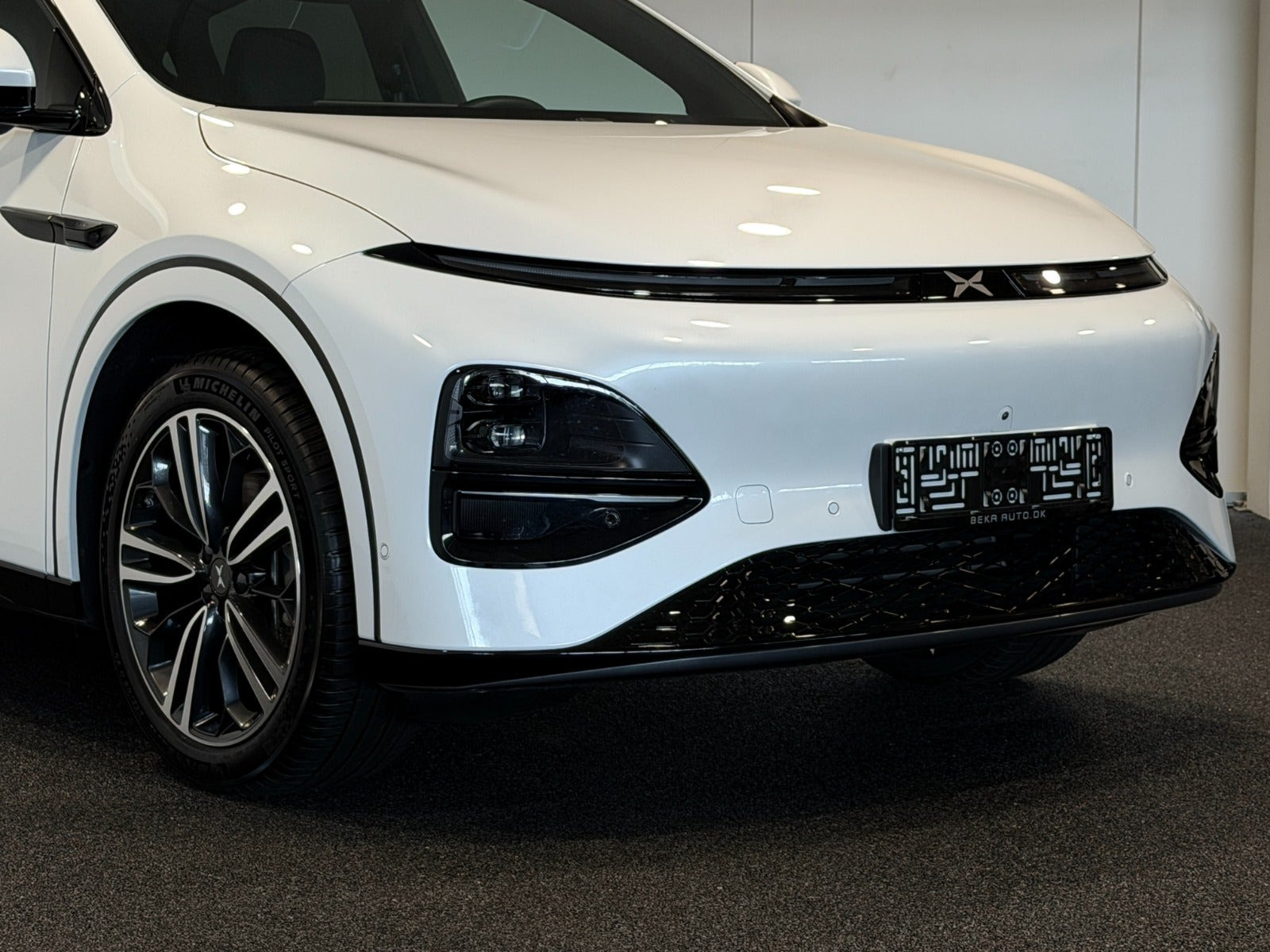 Hvid Xpeng G6 fra 2025
