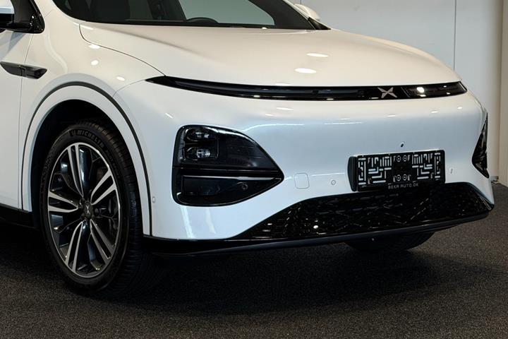 Hvid Xpeng G6 fra 2025