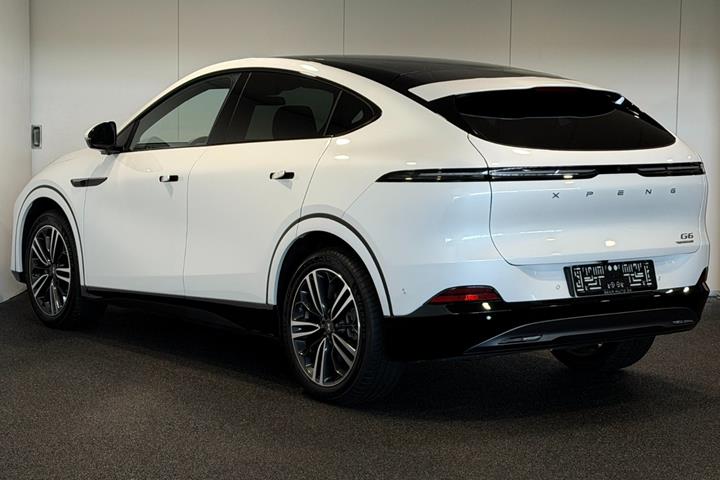 Hvid Xpeng G6 fra 2025