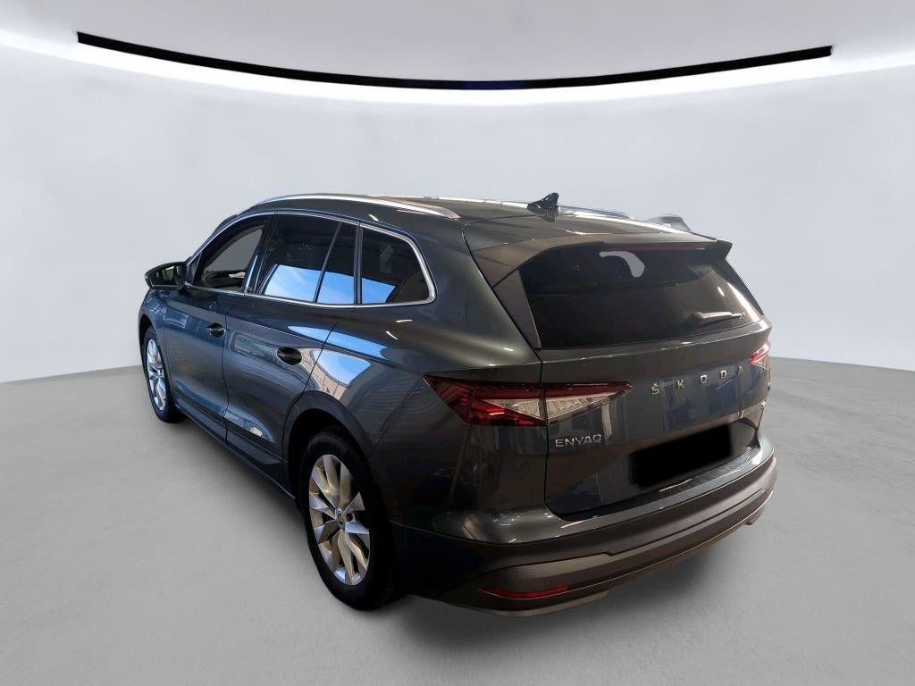 Grå Skoda Enyaq fra 2022