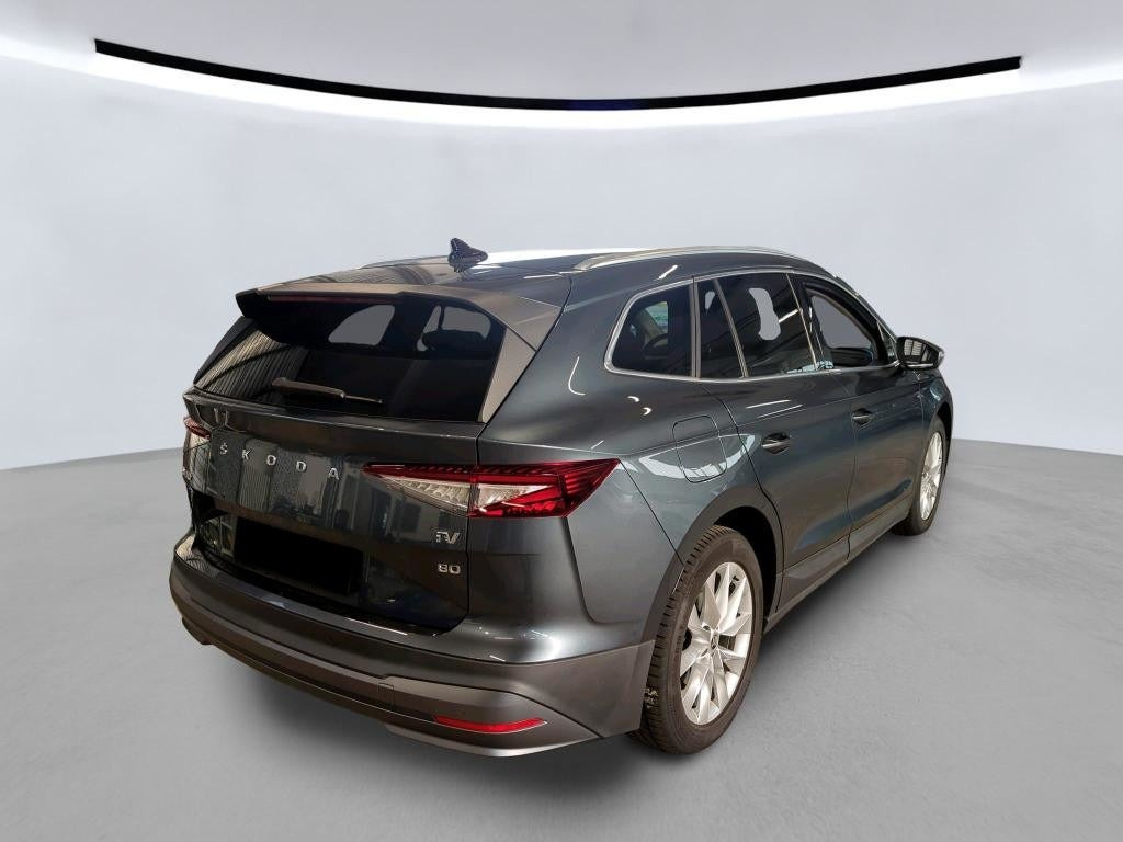 Grå Skoda Enyaq fra 2022