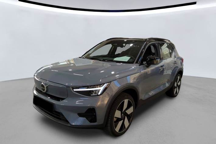 Grå Volvo XC40 fra 2023