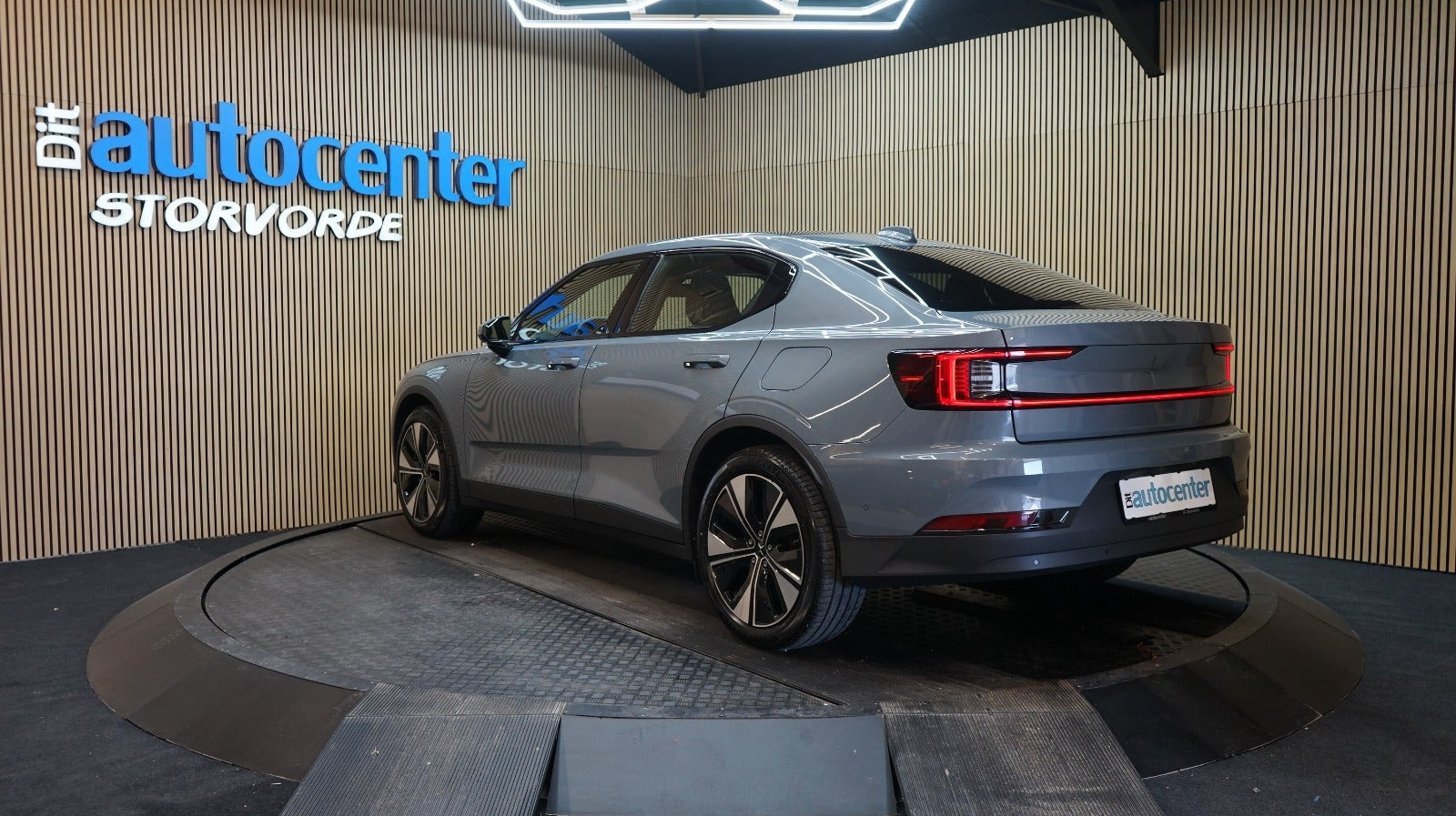 Grå Polestar 2 fra 2023