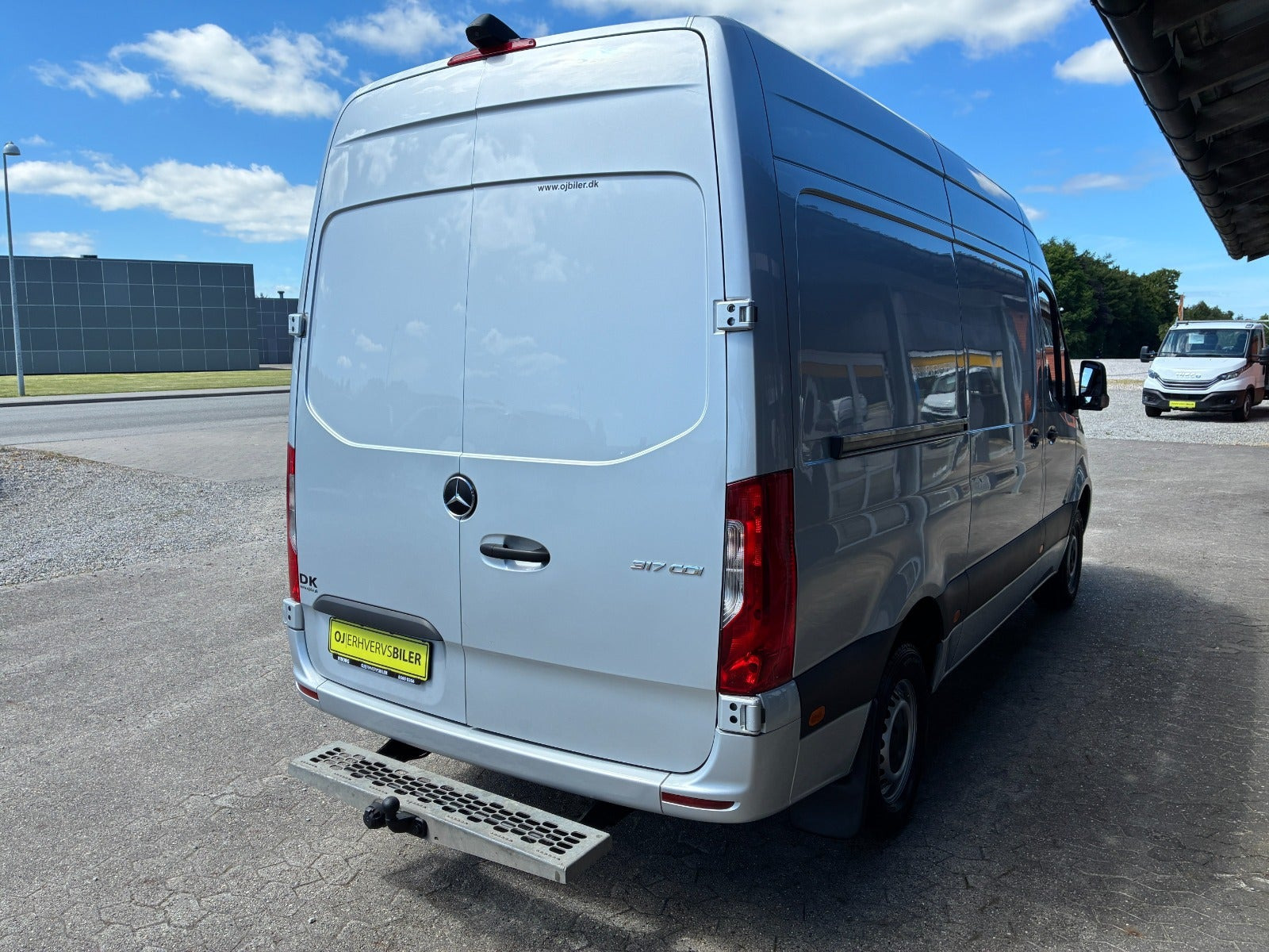 Sølv Mercedes Sprinter 317 fra 2021