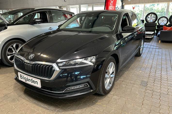 Sort Skoda Octavia fra 2021