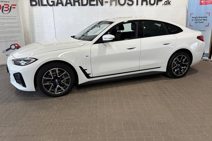 Hvid BMW i4 fra 2022